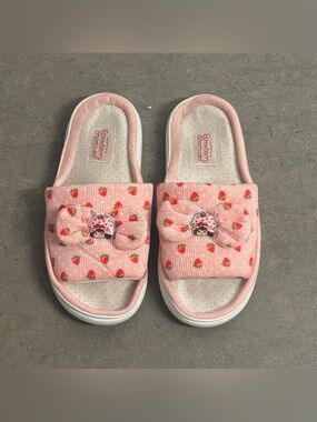 Strawberry-Print Pink Slide Slippers with Bow Accent